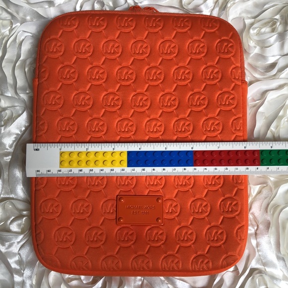 Michael Kors Tablet Case - Picture 11 of 13